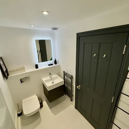 Romeo'S Arch High End Luxury In Centre Of Stratford With Parking Apartment Exterior photo