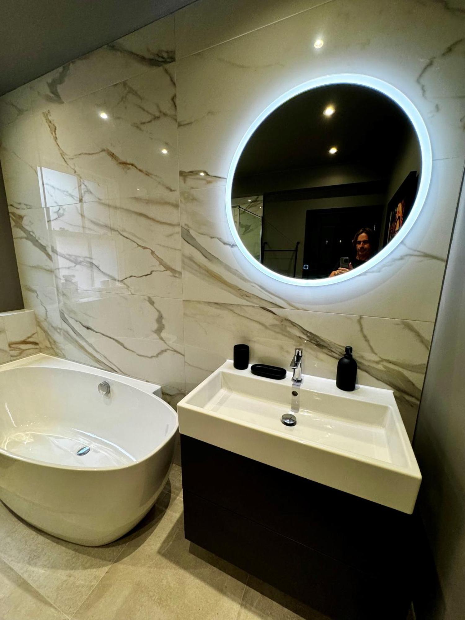 Appartement Romeo's Arch High End Luxury In Centre Of With Parking